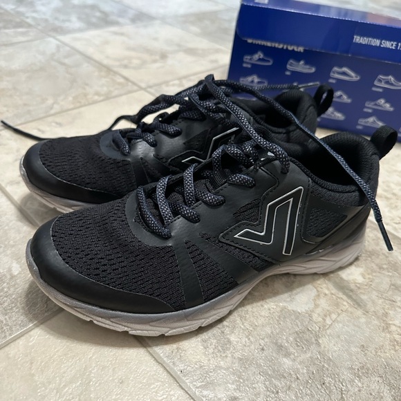 Vionic Sneakers - Picture 3 of 5